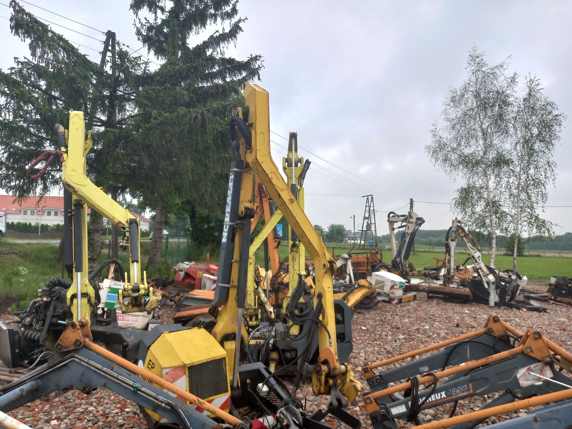 rozdzielacz  hydrauliczny sma Rousseau do kosiarki noremat -samasz