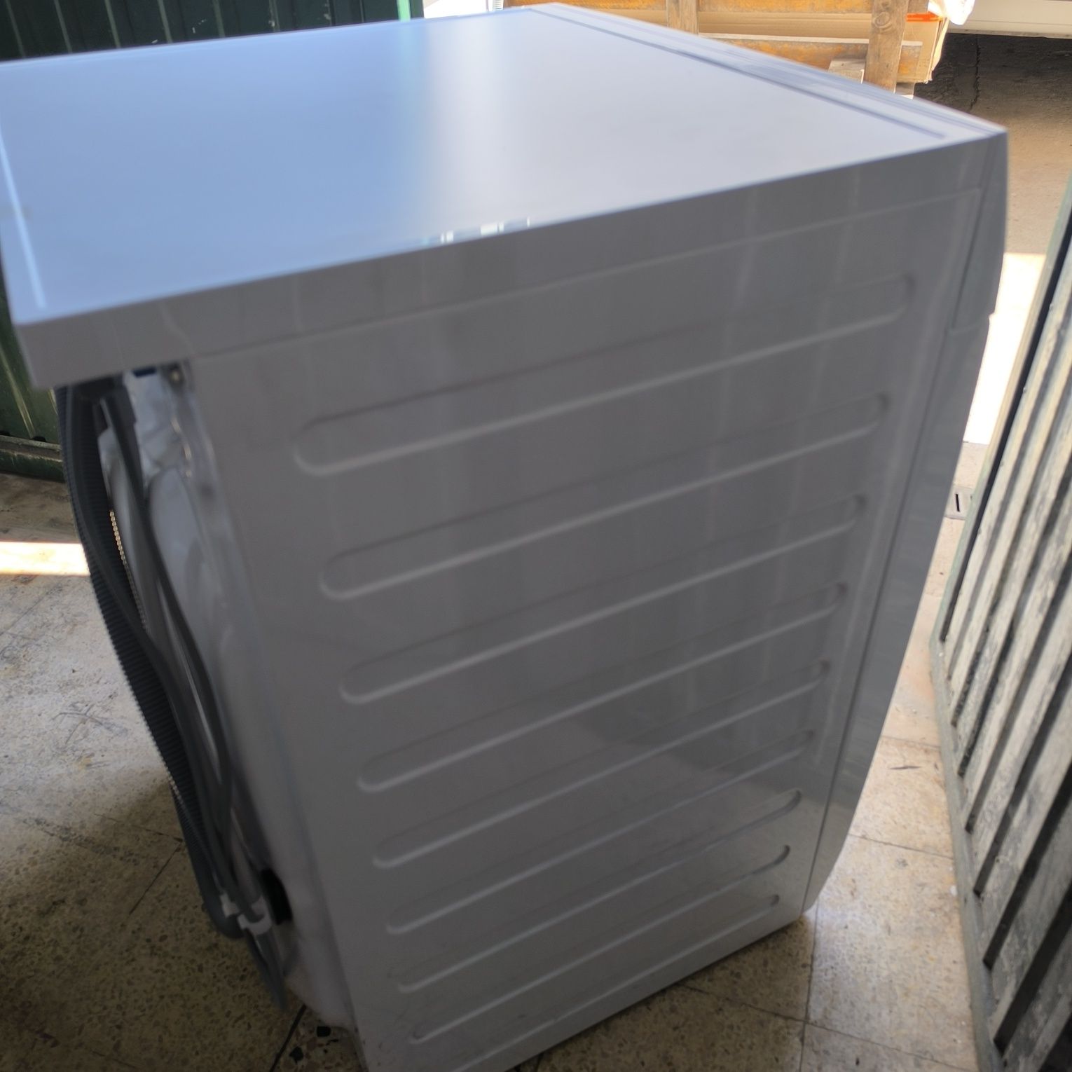 Maquina lavar roupa aeg 10kg (nova)