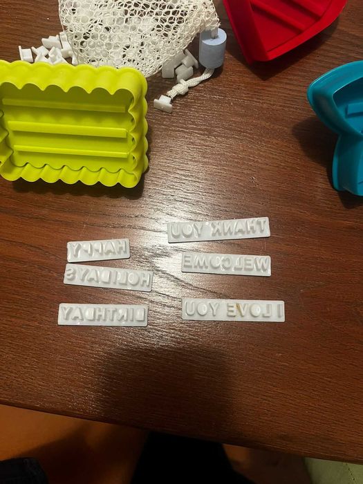 Forma para biscoitos com "carimbo" e letras