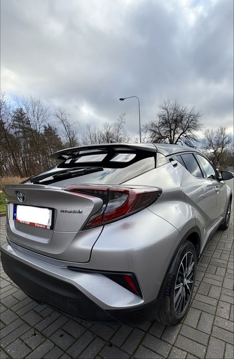 Toyota C-HR 1.8 Hybrid w bardzo bogatej wersji Selection