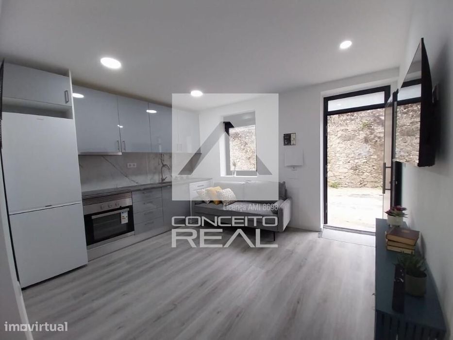 Moradia T1 Renovada – Próximo Rua Santa Catarina