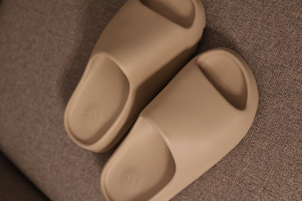 Тапочки Yezzy нові