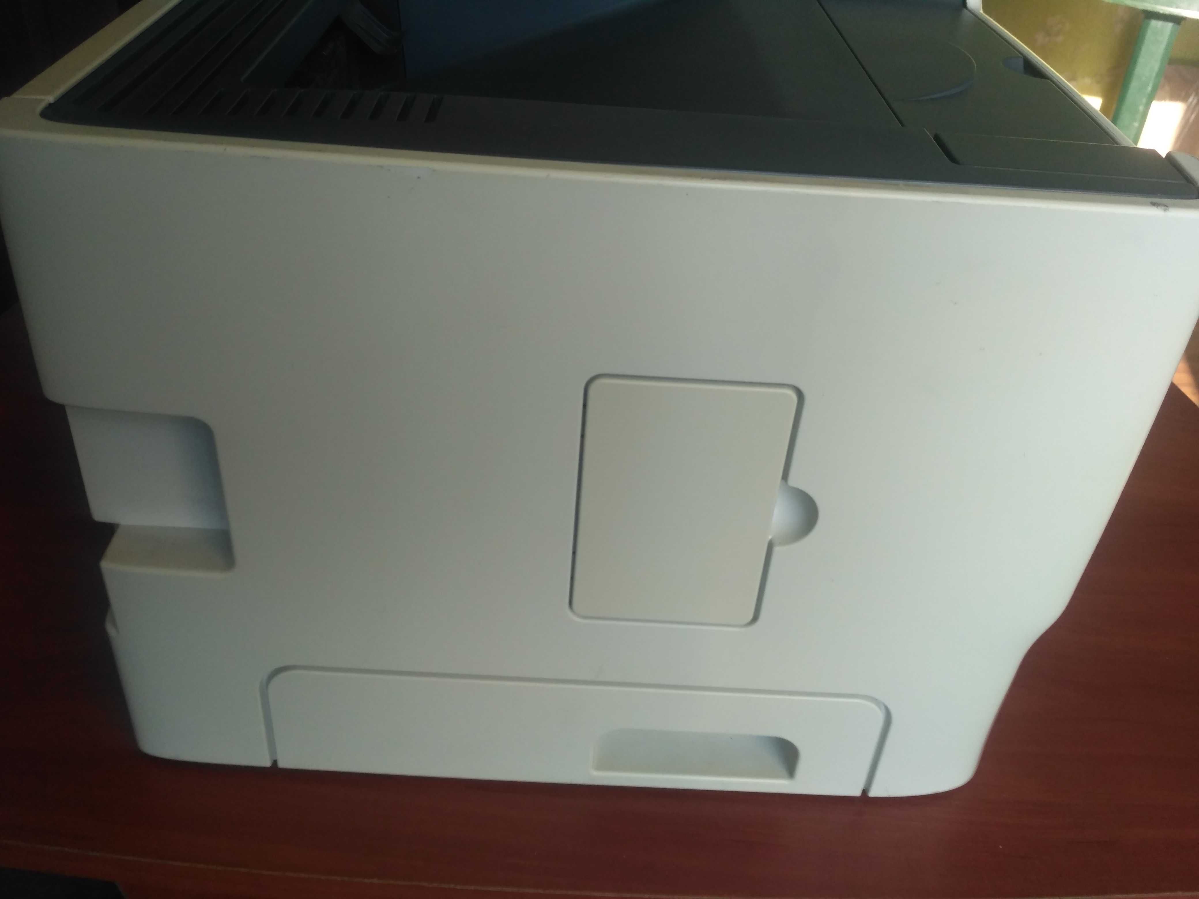 HP LaserJet P2015dn. Лазерний принтер