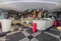 Pastelaria fabrico próprio, com 185m² com esplanada.