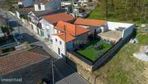 Luxuosa Moradia Nova em Sanguedo com Jardim e Garagem, 25 min Porto e