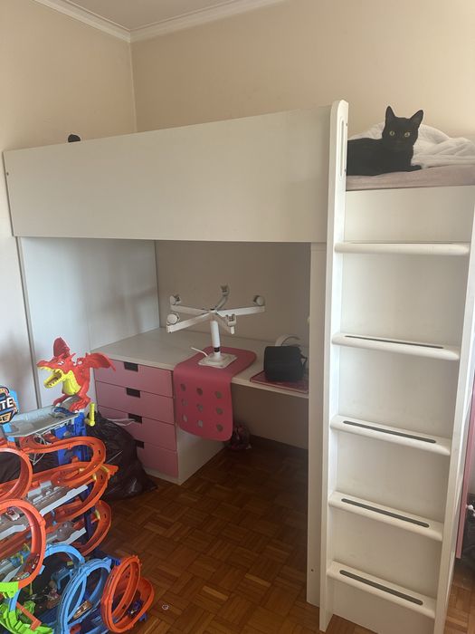 Estudio ikea para menina com colchao