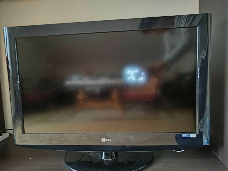 Telewizor LCD LG 32LD320 32 cale + dekoder
