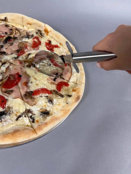 Ніж-ролик для піци ItPizza. Розрізання піци, пирогів, коржів, печива
