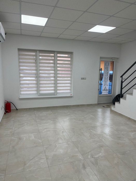 Комерційне приміщення в центрі міста Рахів.