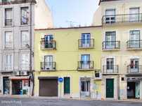 Apartamento T2 duplex à Av. da Liberdade com estacionamento