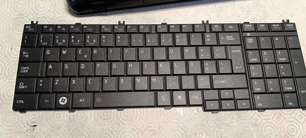 Toshiba Satellite C660-11W Recondicionado– 8GB RAM |SSD 512GB|Office