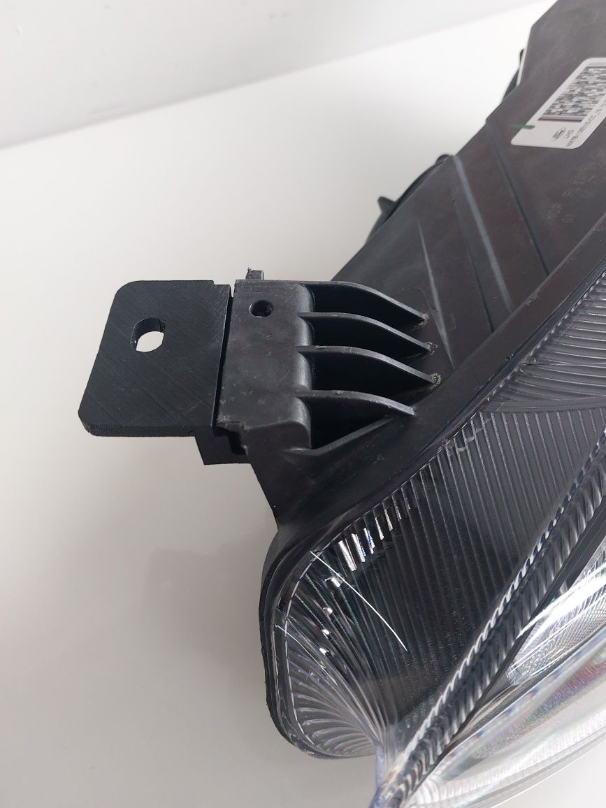 Lampa przednia lewa Ford Focus Mk4 Europa