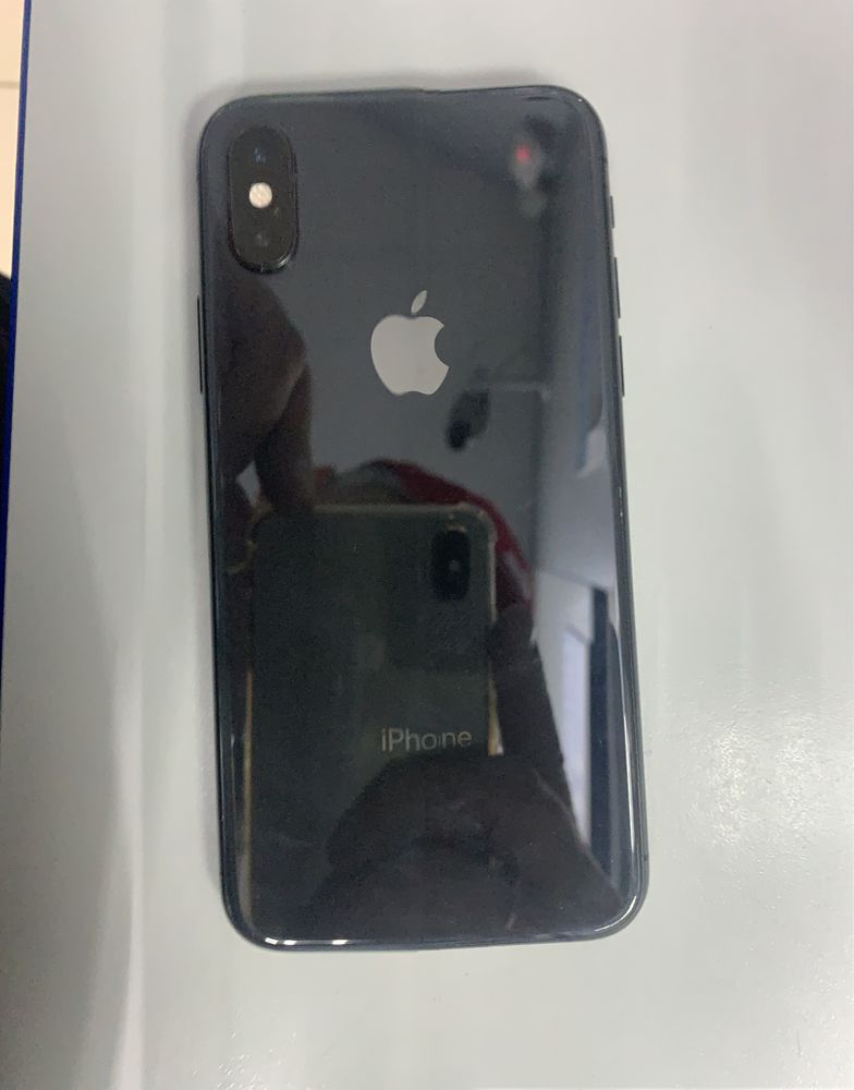 iPhone XS  64Gb чорний