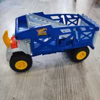 Monster trucks hot wheels