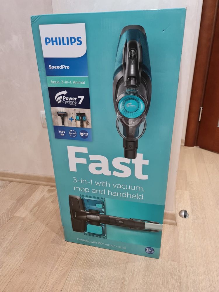 Моющий беспроводный пылесос Philips SpeedPro Aqua FC6729/01