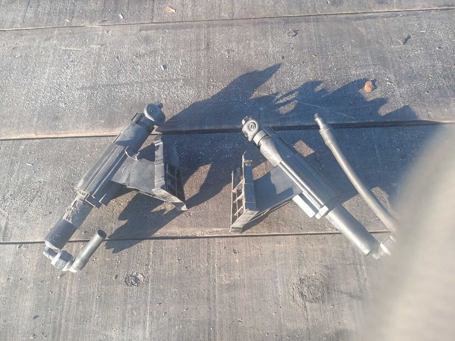 Spryskiwacz Pród Przedni Lampy Xenon Lewy lub Prawy Ford Focus MK3 itp