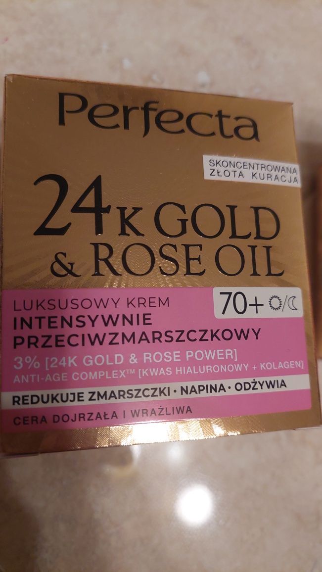 Perfekta luksusowy krem przeciwzmarszczkowy 70+