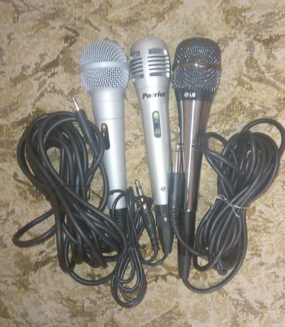 Продаю микрофоны.