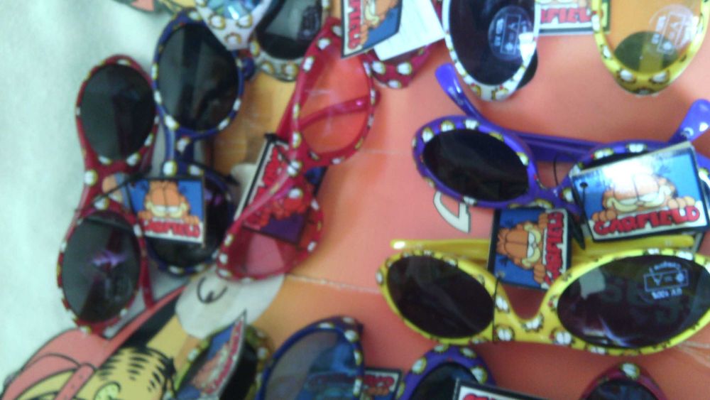 Lote de 25 Óculos de Sol Crianaça Marca Garfield