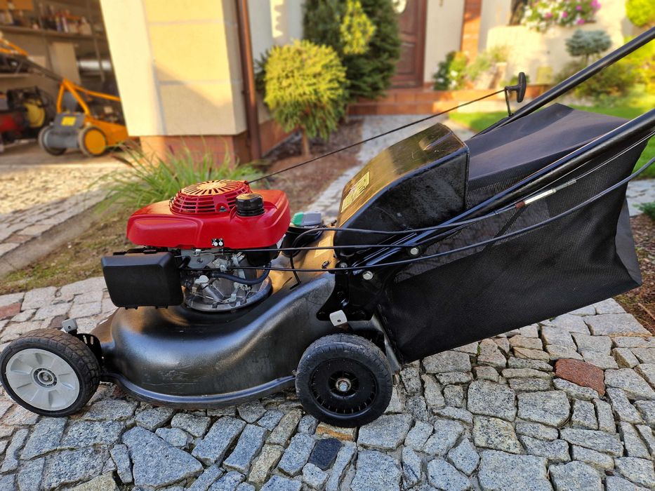 Kosiarka spalinowa HONDA IZY HONDA 5,5KM - napęd łopatki - po SERWISIE