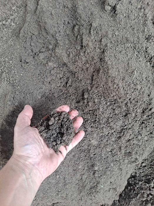 Ziemi ogrodowa przesiana [humus czarnoziem pod trawnik warzywa] 4 tony