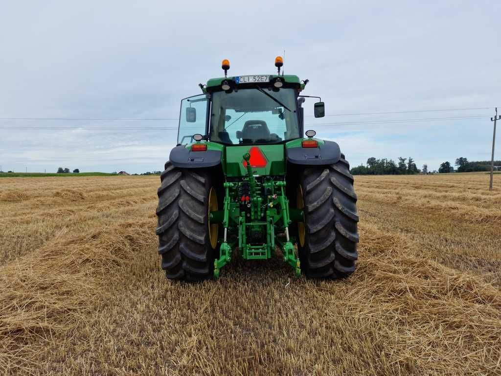 Wynajem ciągnika rolniczego John Deere 8520, 305kM