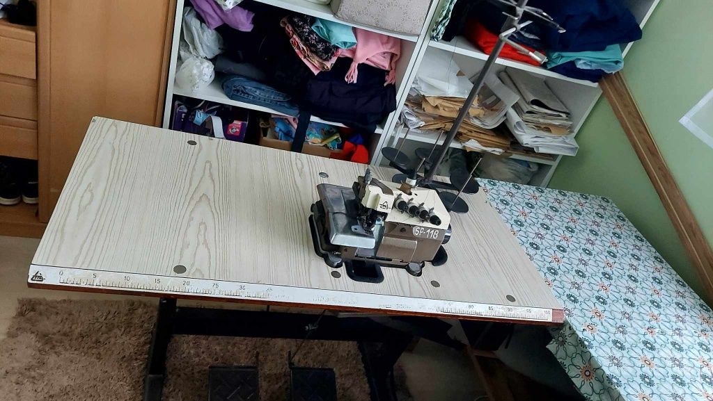 Maszyna overlock 380v