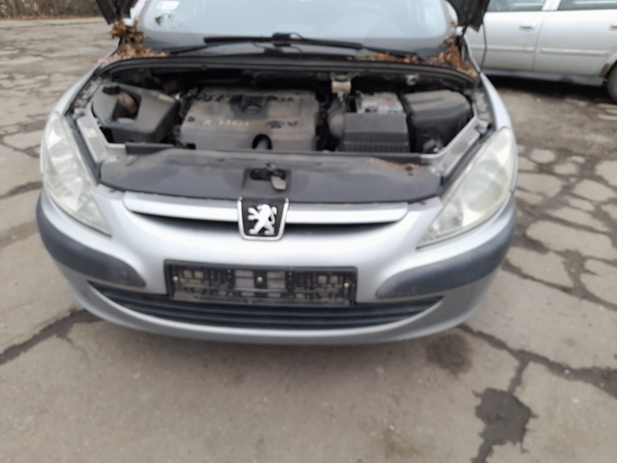 Peugeot 307 2.0 diesel 66kW/90KM 2003r. Maska przòd 146