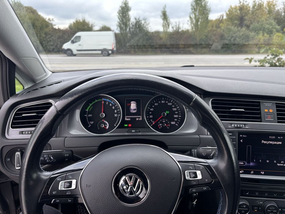 Продам VW E-Golf 24,2кВт
