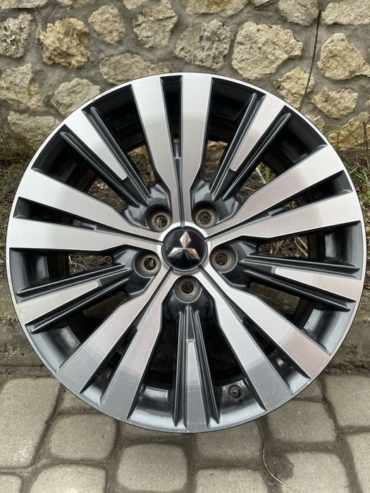 Диски R18 5/114,3 Mitsubishi Outlander ASX Eclipse Cross HYUNDAI KIA