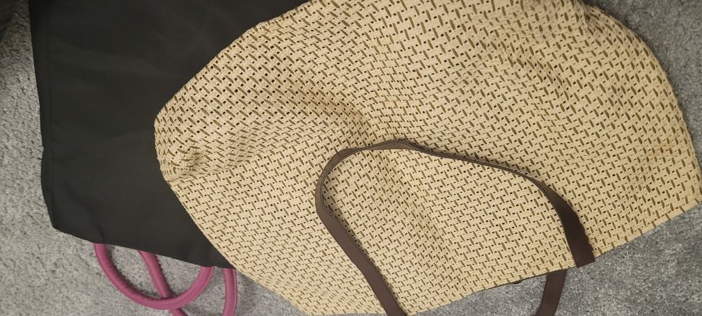 Torebka brązowa gratis torebka Avon. Polecam.