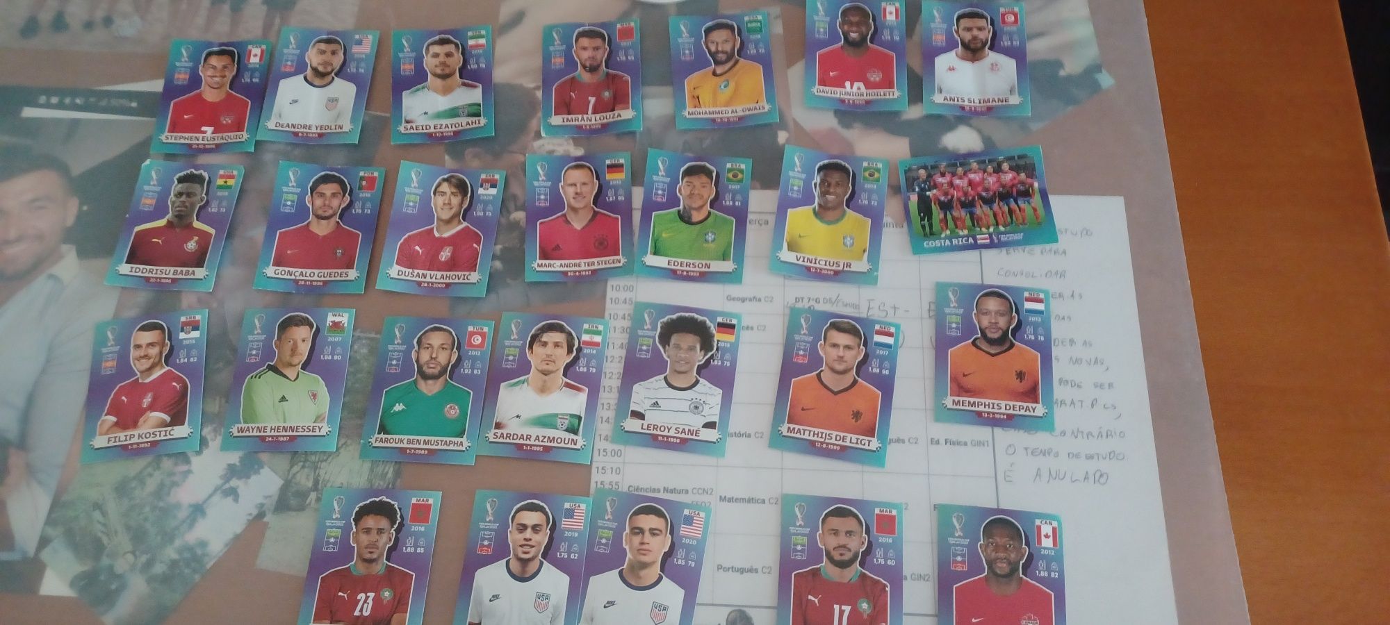 Cromos para troca tenho vincius jr, ederson, ter stegen,de ligt e outr