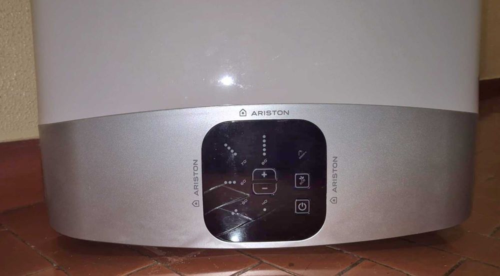 Termo-acumulador ARISTON VELIS EVO 100