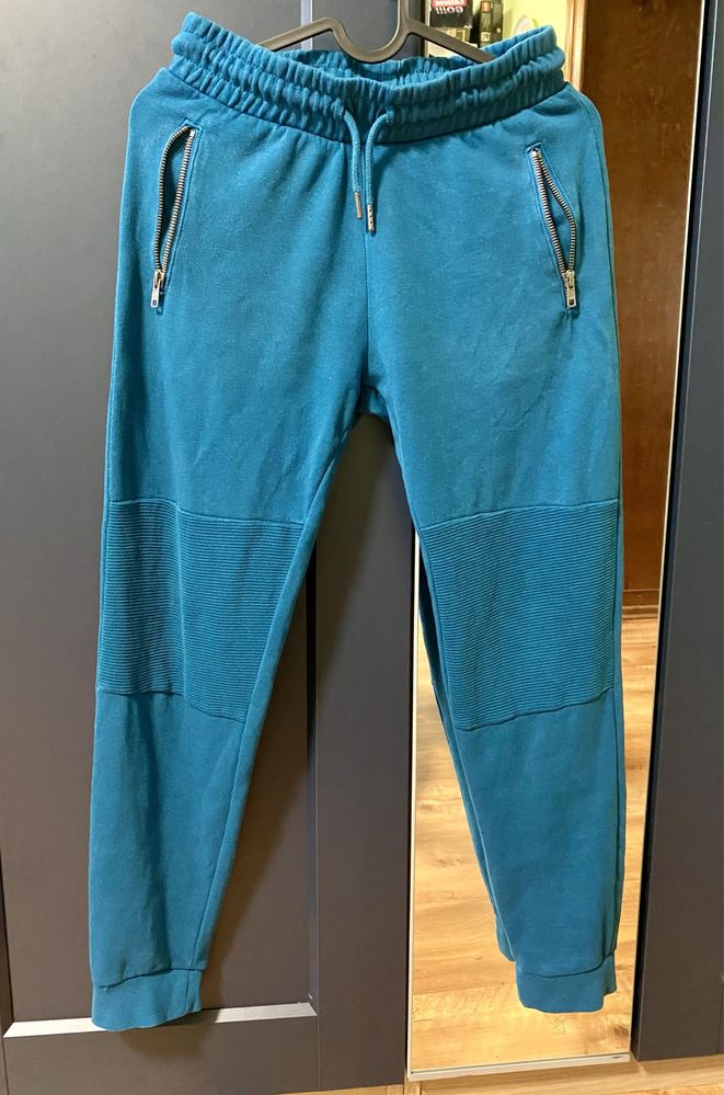 Spodnie dresowe 146/152