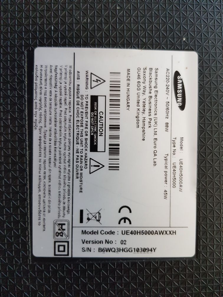 Telewizor Samsung 40' model UE40H5000AW - uszkodzony