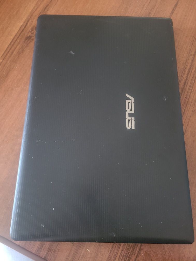 Ноутбк Asus x55a