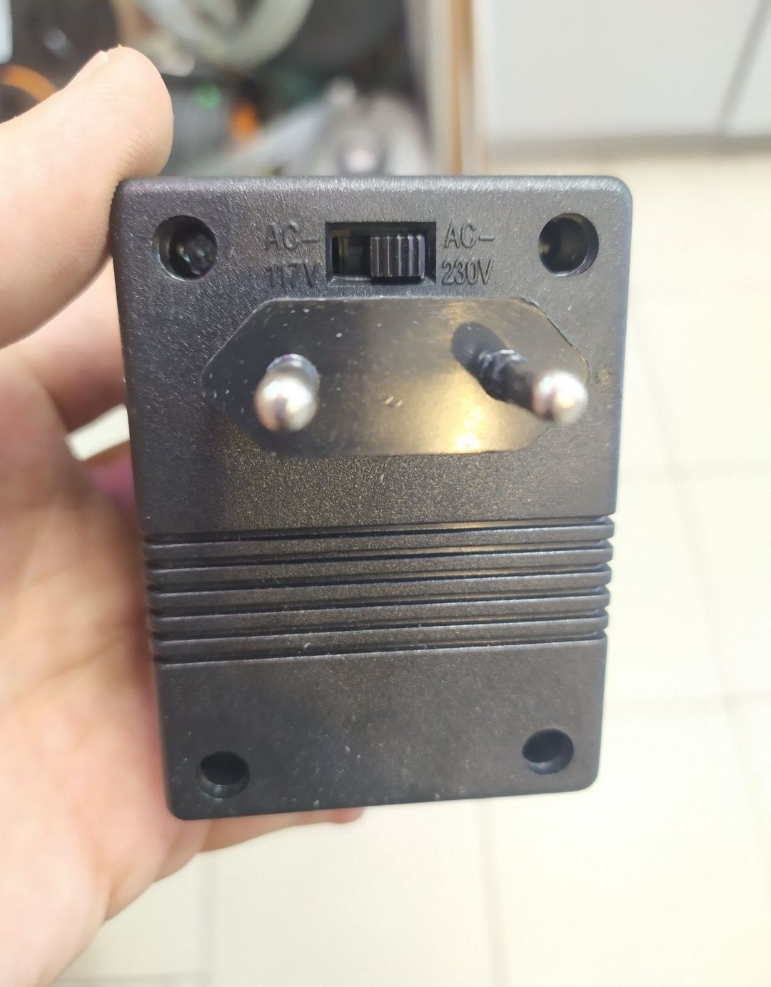 Адаптер блок питания переходник WL-S3 с 220В  110В,  110V на 220V 80W