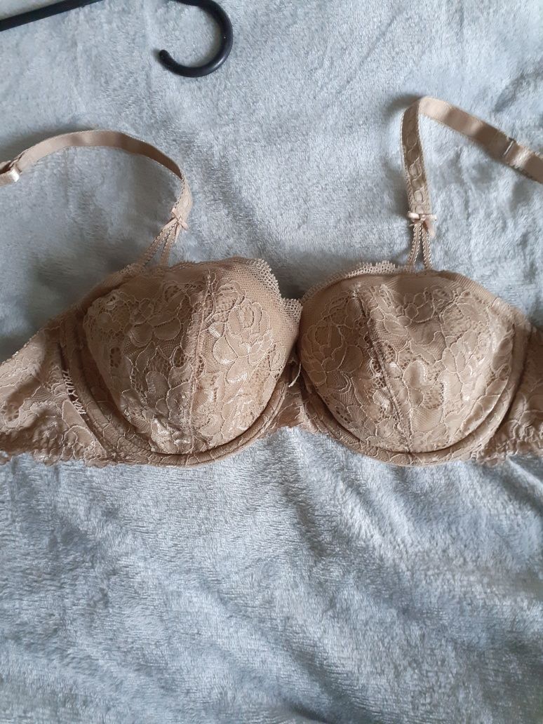 Бюстгальтер новий marks&spencer 36с