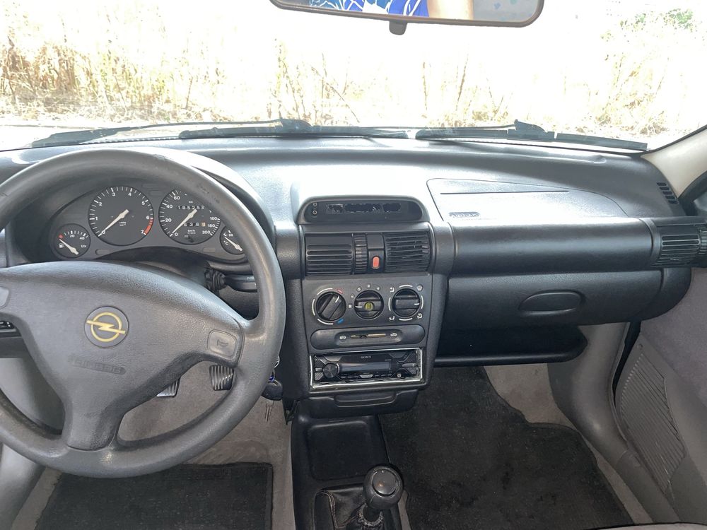 Opel Corsa 2000 gasolina