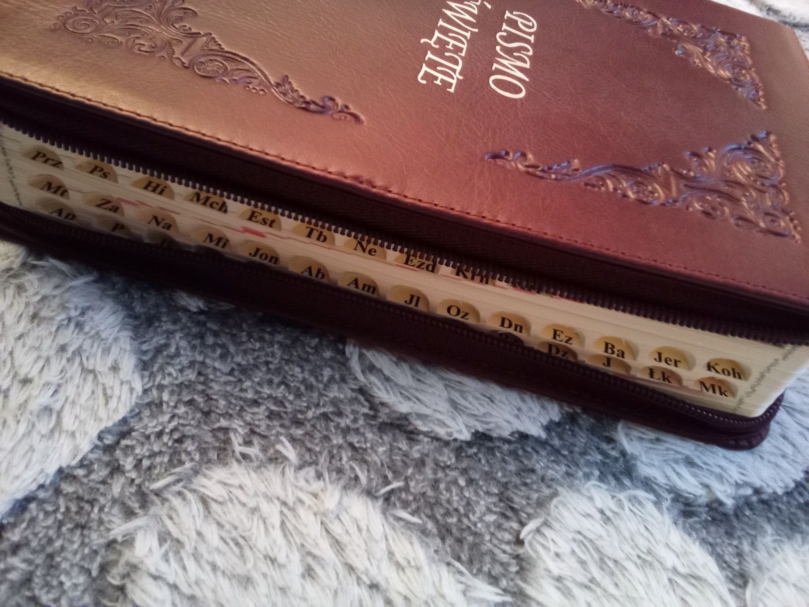 Biblia edycja św. Pawła ( biblia Paulistów) z kolorową wkładką