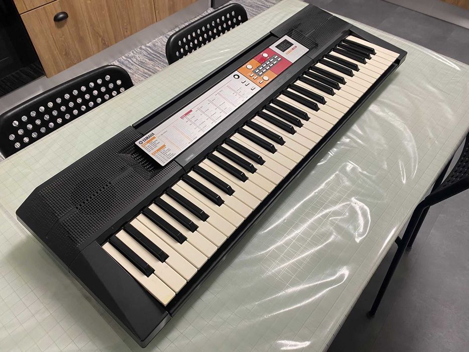 Piano Yamaha PSR-F50