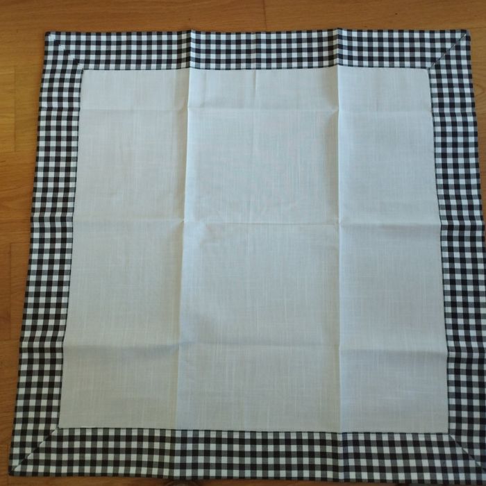 Obrus -nakładka 85x 85cm