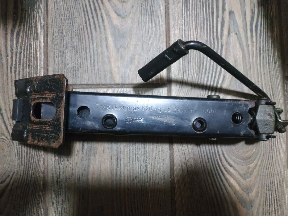 Домкрат на 620 кг