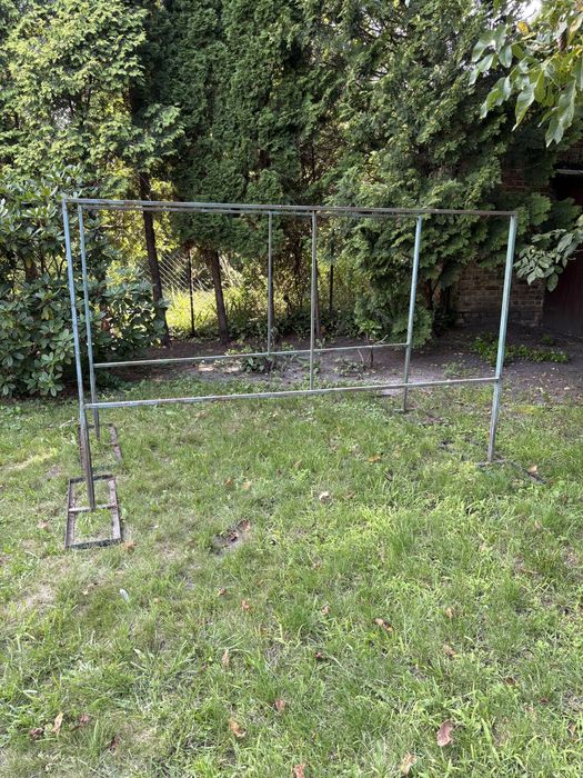Stelaż metalowy na baner reklamowy