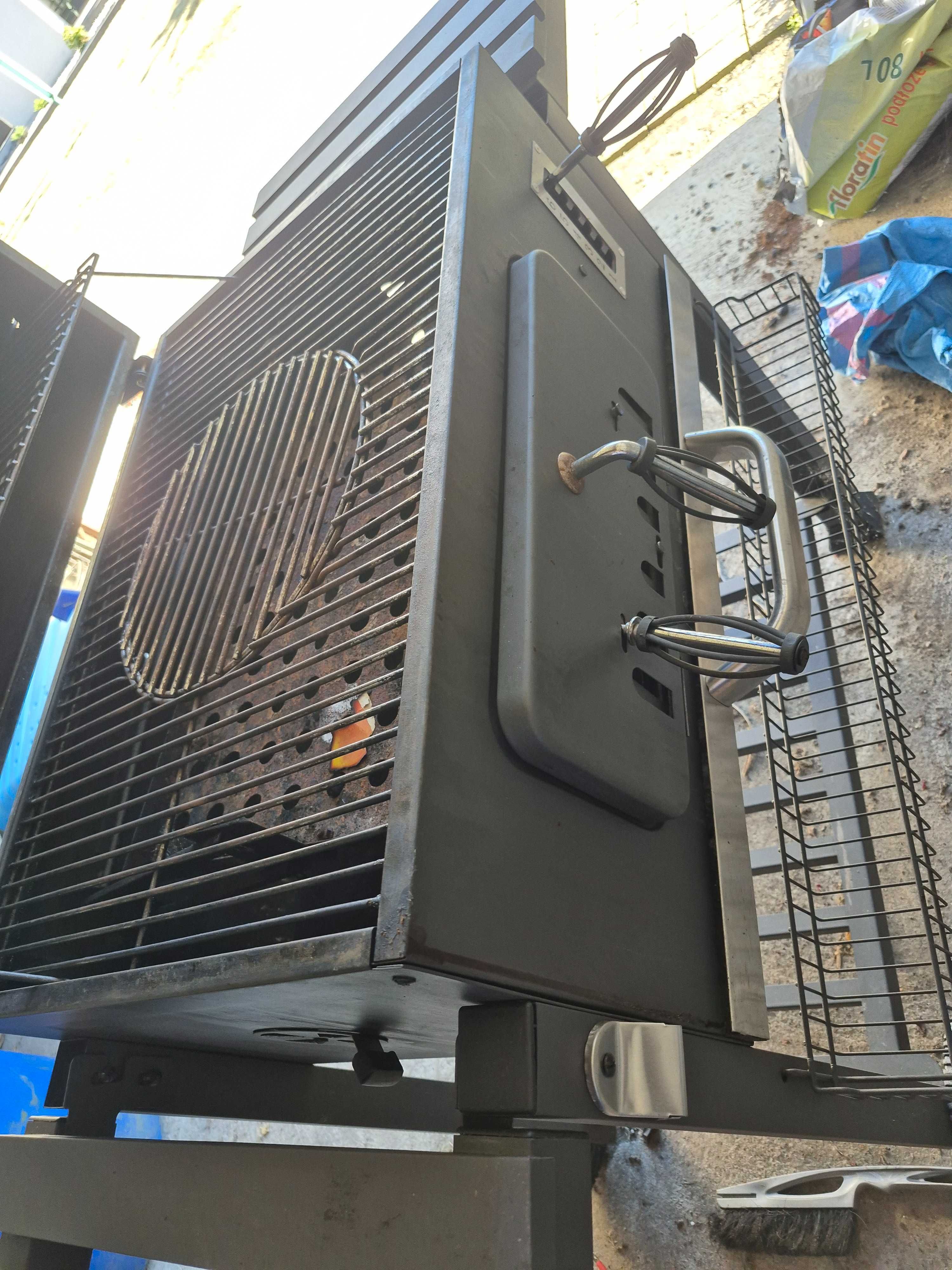 Sprzedam grill węglowy