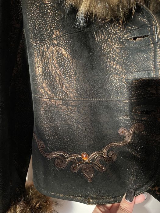 Натуральная дубленка с мехом енота