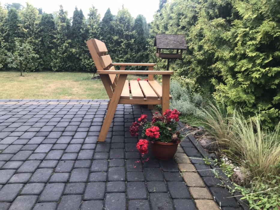 Drewniana ławka ogrodowa ręcznej roboty