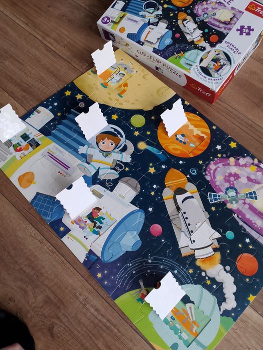 Zestaw puzzli z okienkami