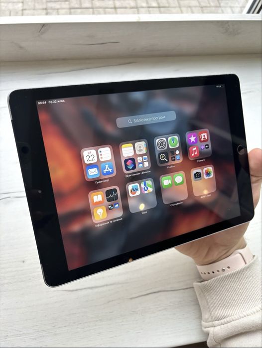Повний ідеал Ipad 5 LTE Space Gray