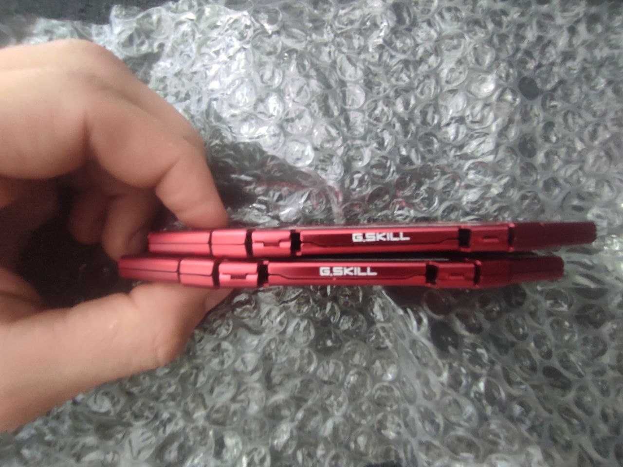 Оперативна пам'ять G.Skill Ripjaws V Red 16 GB (2x8GB)